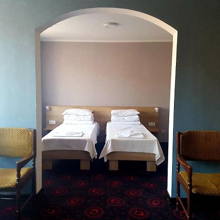 Institutul Muncii Hotel Кишинев Екстериор снимка